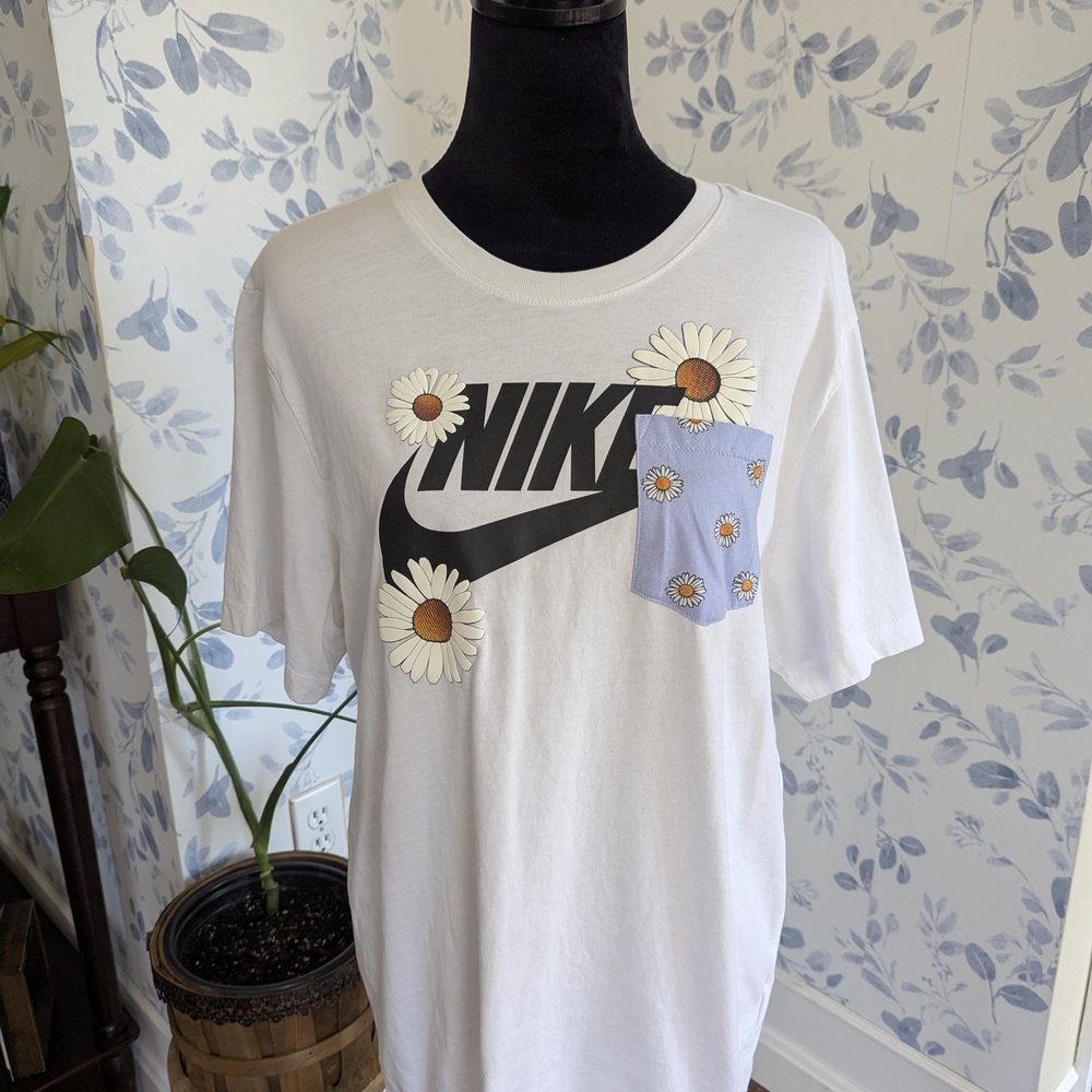 Nike White T-Shirt with Daisy Print